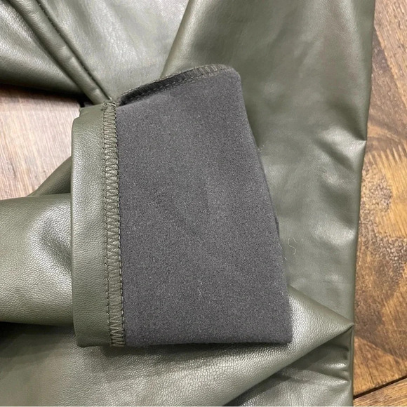 EUC Bagatelle Collection faux leather leggings. Dark green, size small. - Picture 4 of 6